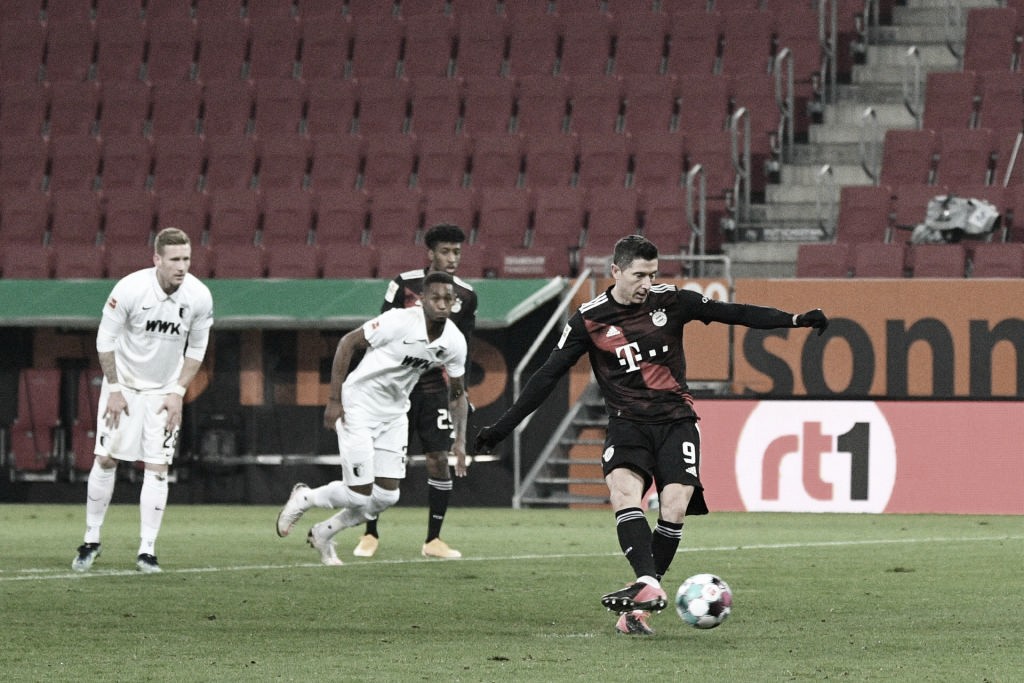 Bayern de Munique vence Augsburg fora da casa e garante liderança da Bundesliga Bayern de Munique vence Augsburg fora da casa e garante liderança da Bundesliga