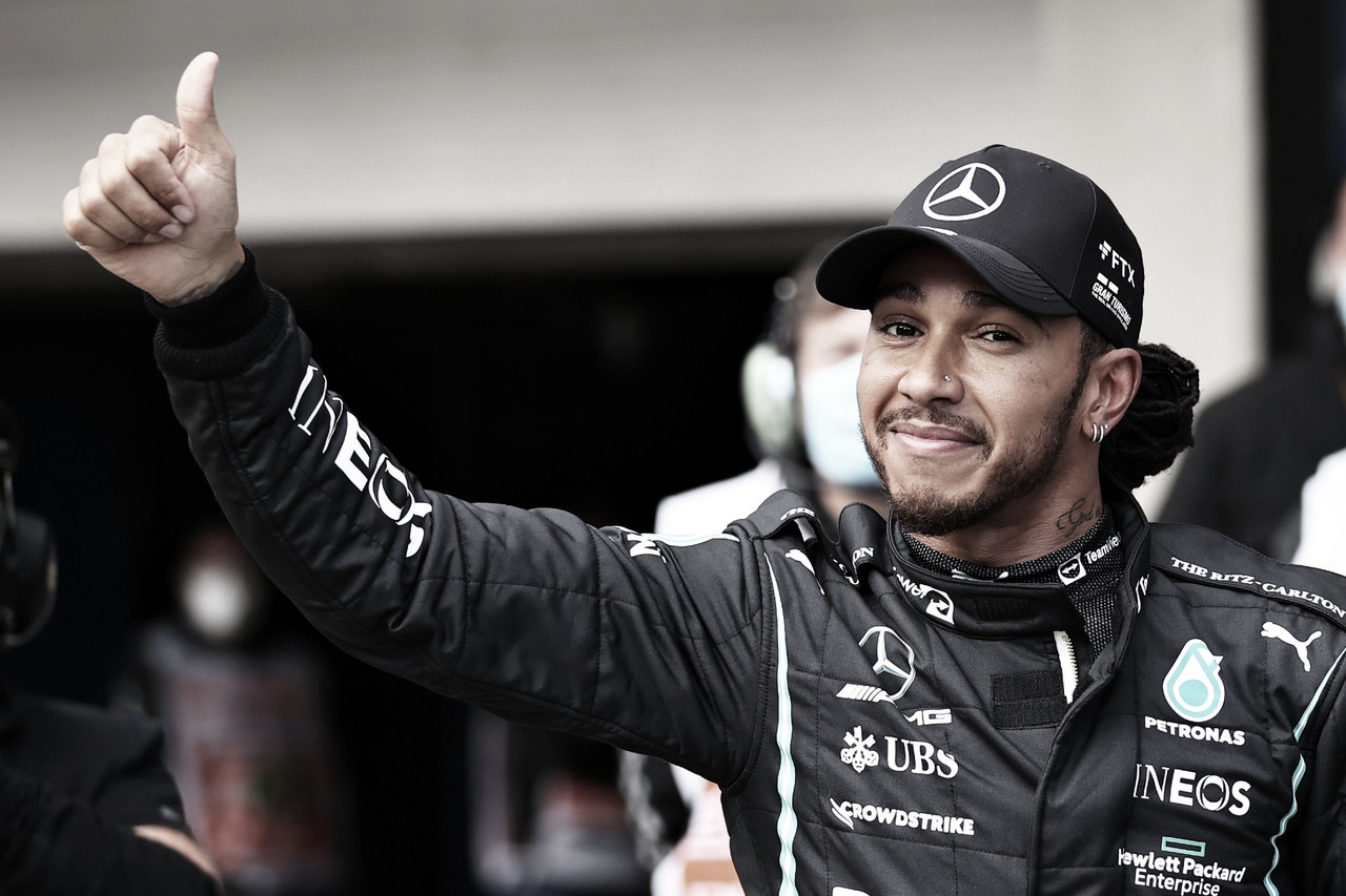 Hamilton destaca vantagem de Verstappen, mas comemora "pole" na Sprint Race do GP do Brasil