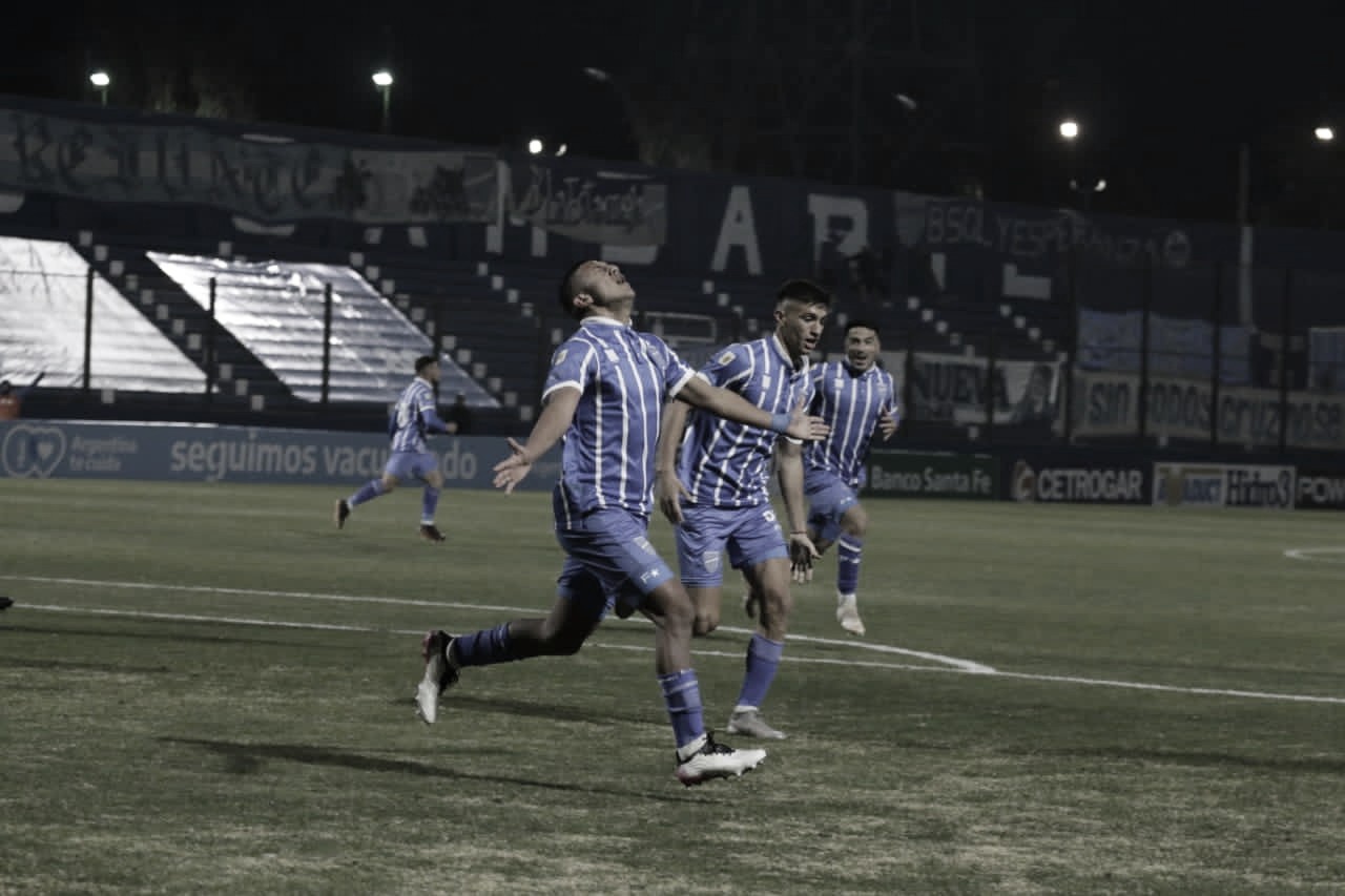 Debut con el pie derecho: tres puntos que cotizan en
oro Debut con el pie derecho: tres puntos que cotizan en
oro