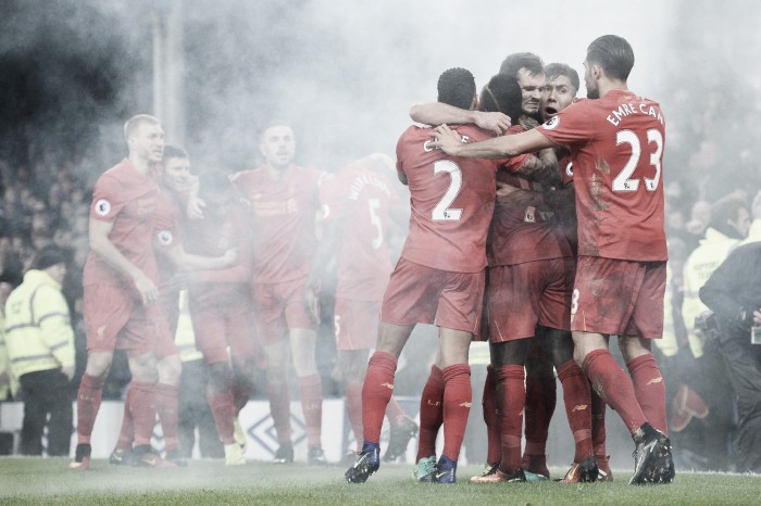 Premier League - I Reds alla caccia dei Blues, il Liverpool ospita lo Stoke City nel primo posticipo