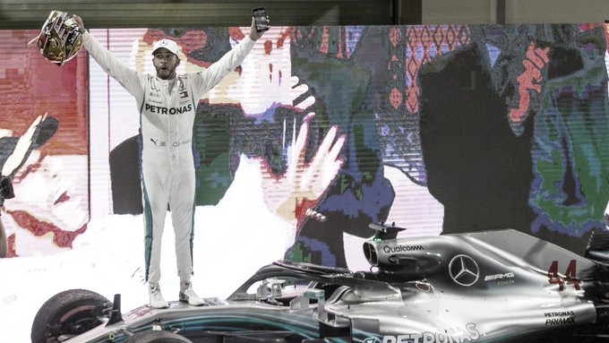 Da alegria à frustração: Abu Dhabi traz emoções diferentes para Lewis Hamilton