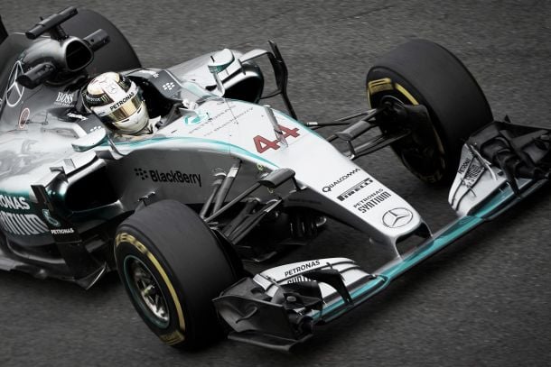 Lewis Hamilton lidera terceiro treino livre em Monza