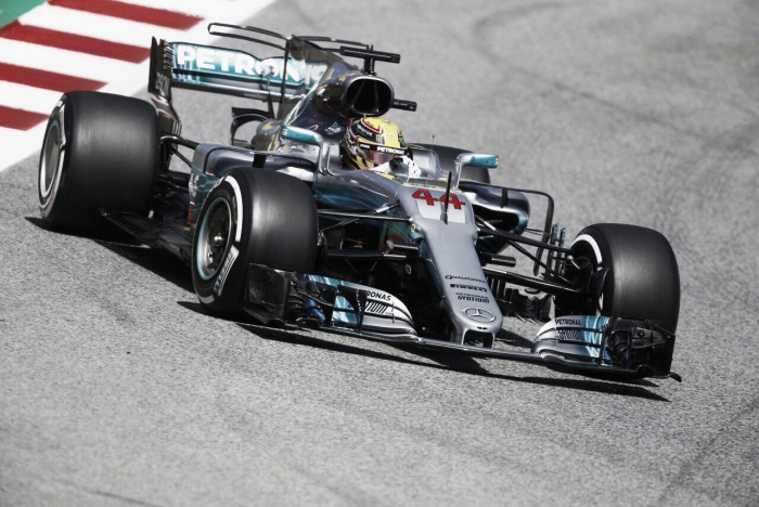 Lewis Hamilton domina treino classificatório do GP da Espanha