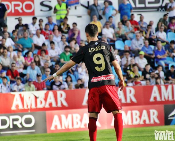 Linares se convierte en el sexto refuerzo del Real Oviedo