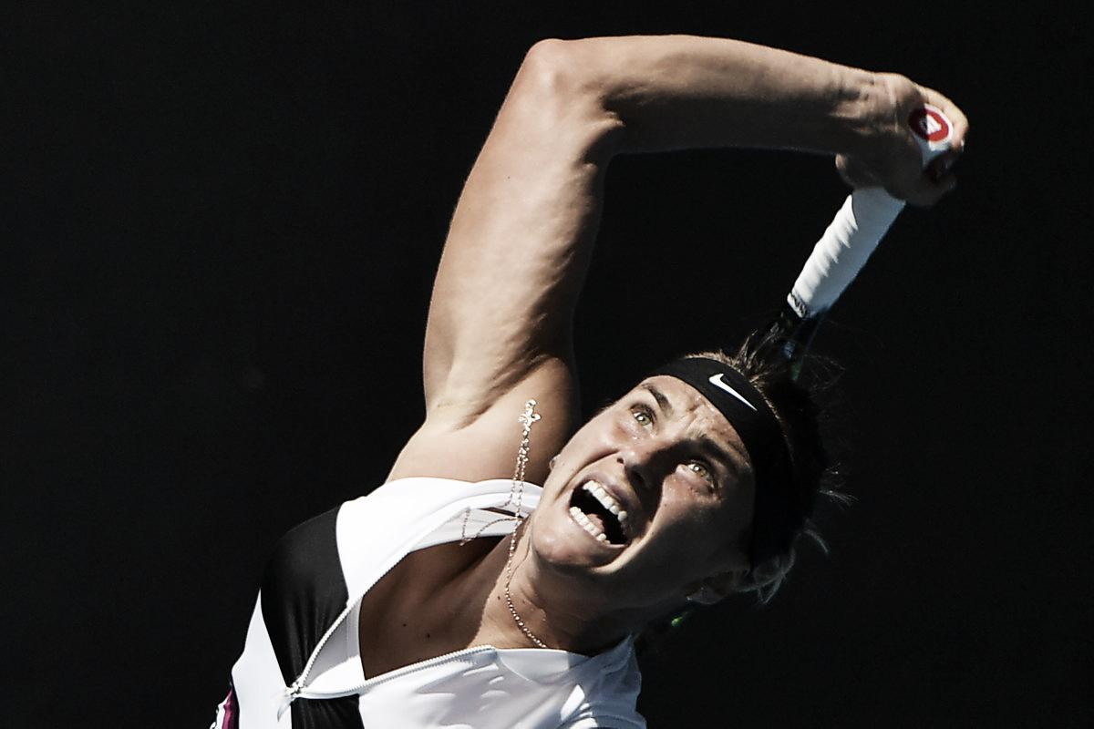 Garcia, Sabalenka e Vekic confirmam favoritismo e passam bem na estreia do Australian Open Garcia, Sabalenka e Vekic confirmam favoritismo e passam bem na estreia do Australian Open