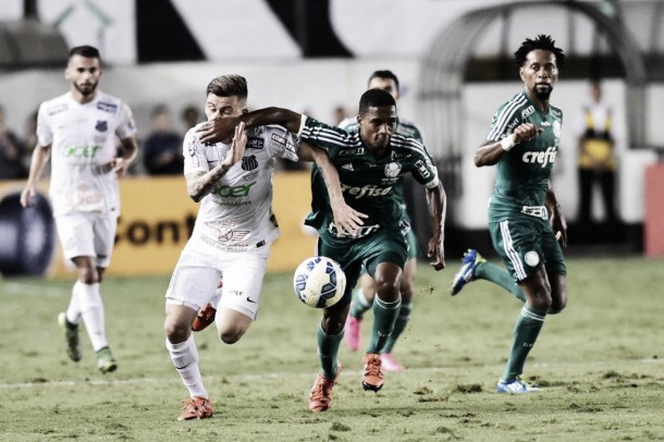 Visado pelos jogadores do Palmeiras, Lucas Lima reclama: "O árbitro estava louco para me tirar do jogo"