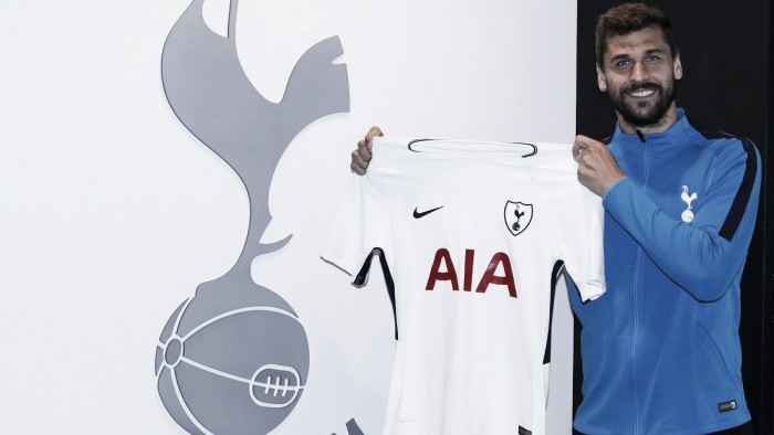 Tottenham atravessa Chelsea e contrata Fernando Llorente no fim da janela