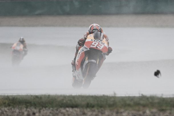 Primera jornada de pruebas para los pilotos de Honda protagonizada por la lluvia