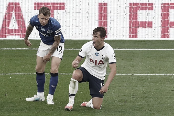Em jogo quente, Tottenham vence Everton e se aproxima do G-6 da Premier League