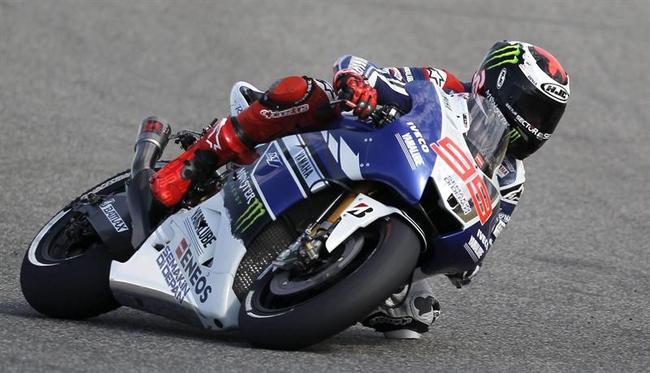 Lorenzo se hace con la pole en el caos de Jerez