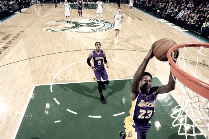 NBA - I Lakers sorprendono i Bucks, Miami fa tredici a Brooklyn