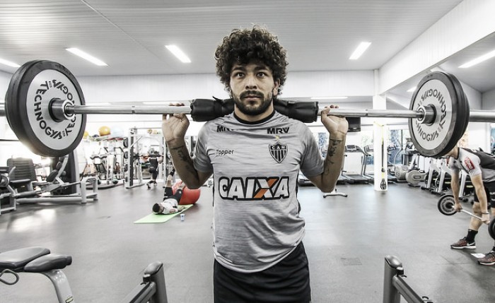 Mais uma vez... Luan sofre nova lesão e não tem data para retorno no Atlético-MG Mais uma vez... Luan sofre nova lesão e não tem data para retorno no Atlético-MG
