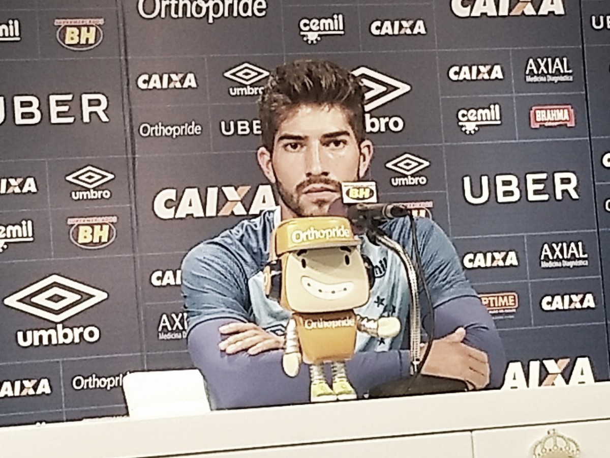 Provável titular contra URT, Lucas Silva enaltece qualidade do elenco do Cruzeiro: "Mano pode confiar"
