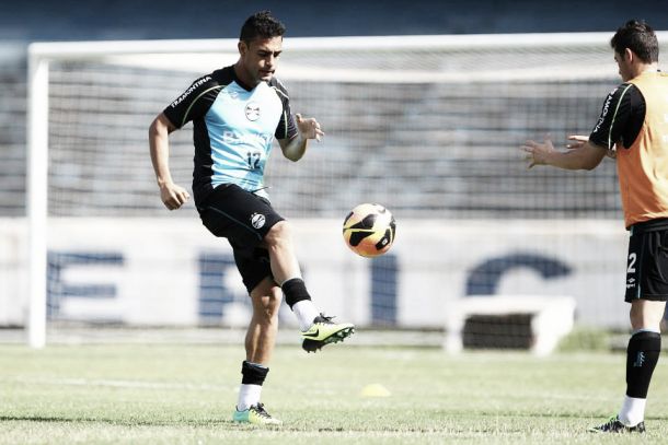 Zagueiro Werley ressalta: "O Grêmio, em casa, tem que ser favorito"