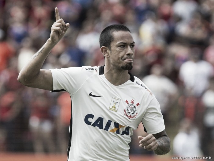 Lucca mantém pé no chão após gol pelo Corinthians: "Importante é vencer"