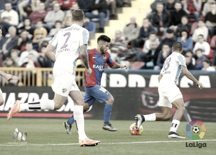 El Levante visita La Rosaleda para enfrentarse a un Málaga necesitado de puntos El Levante visita La Rosaleda para enfrentarse a un Málaga necesitado de puntos