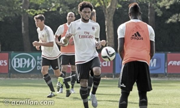 Luiz Adriano realiza primeiro treino no Milan e exalta ‘tradição de brasileiros’ no clube