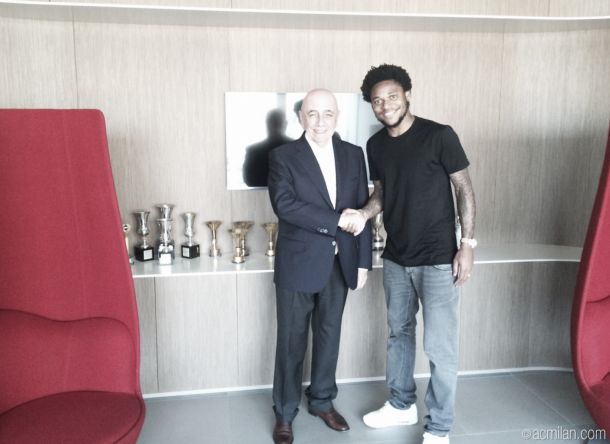 Luiz Adriano signs for Milan