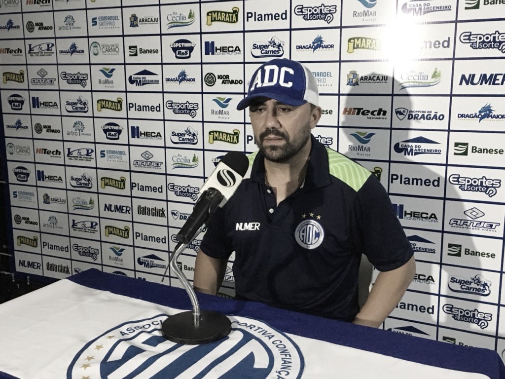 Habemus treinador: Confiança anuncia contratação de Luizinho Lopes