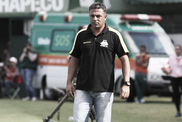 Luizinho Vieira se diz insatisfeito com derrota do Criciúma: "Não fizemos um bom jogo"
