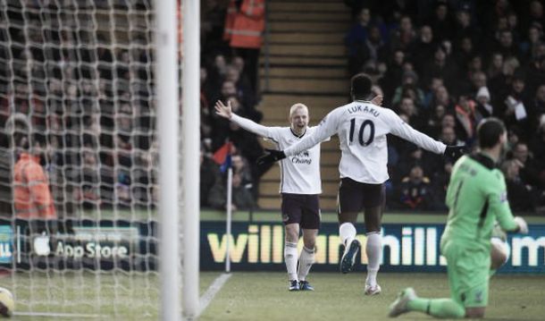 Lukaku reconduce a un Everton a la deriva