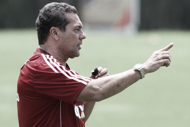 Vanderlei Luxemburgo minimiza derrota para o Botafogo: "Os jogadores estavam esgotados"