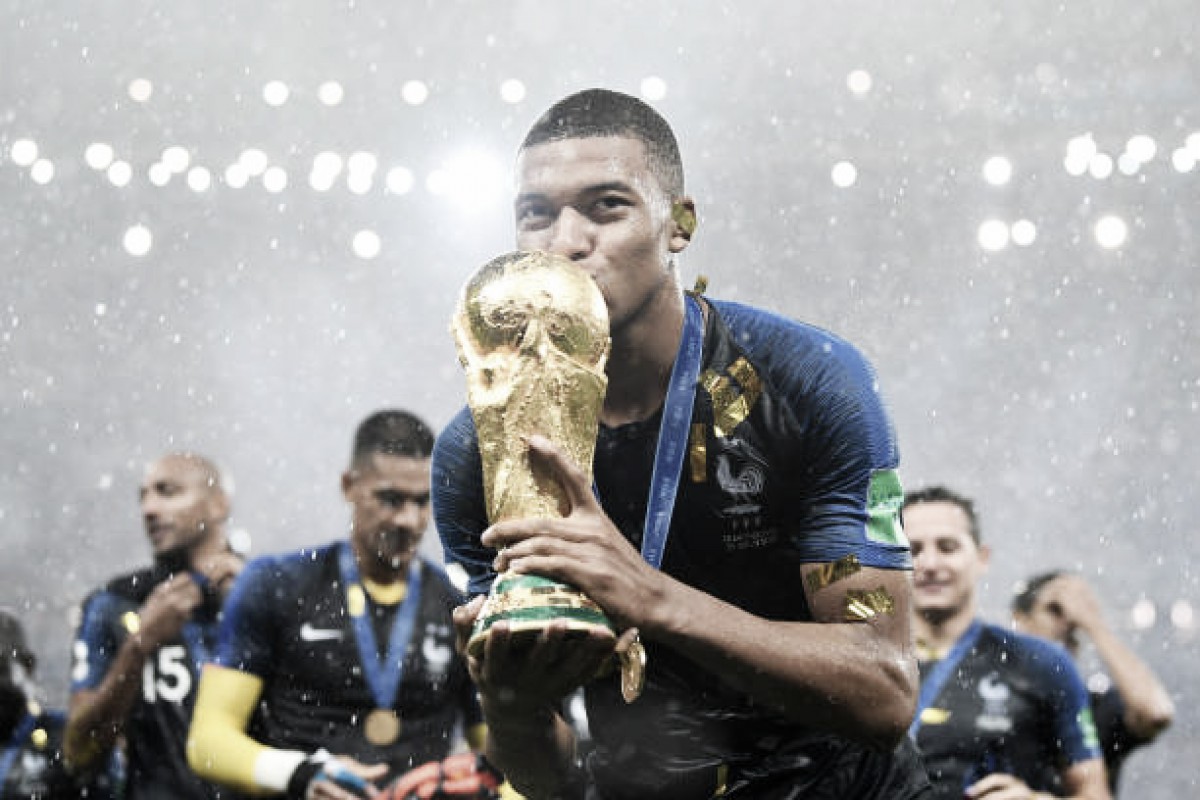Campeão com a França, Mbappé é eleito revelação da Copa do ... Campeão com a França, Mbappé é eleito revelação da Copa do ...