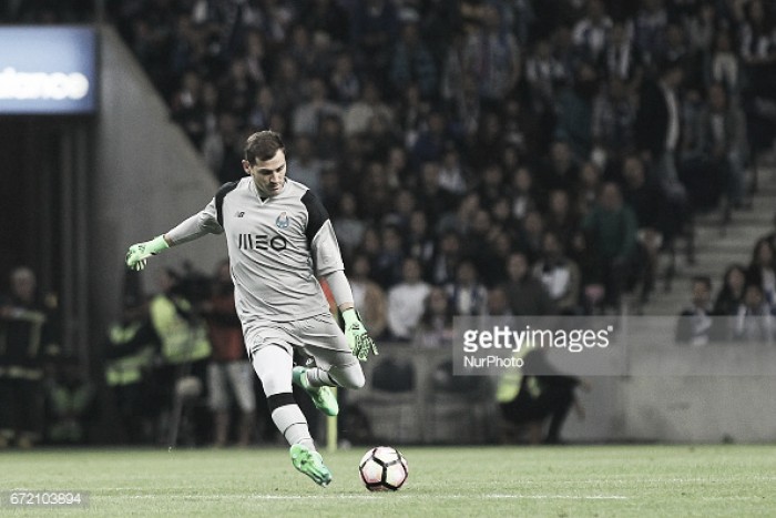FC Porto: Iker Casillas continua no Dragão