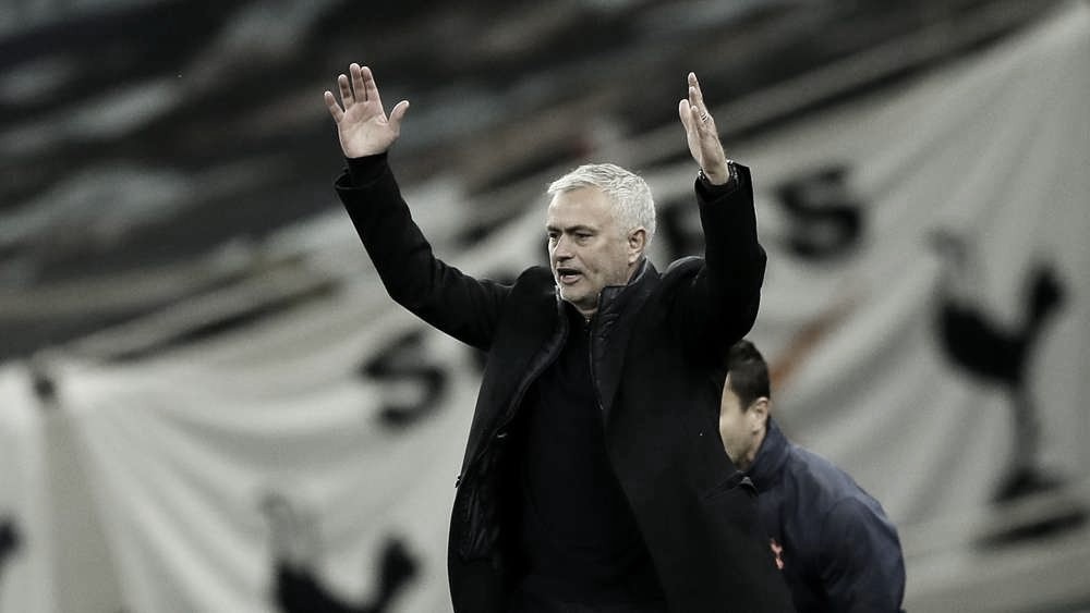 Mourinho
lamenta empate amargo contra West Ham: “Perdemos o controle” Mourinho
lamenta empate amargo contra West Ham: “Perdemos o controle”