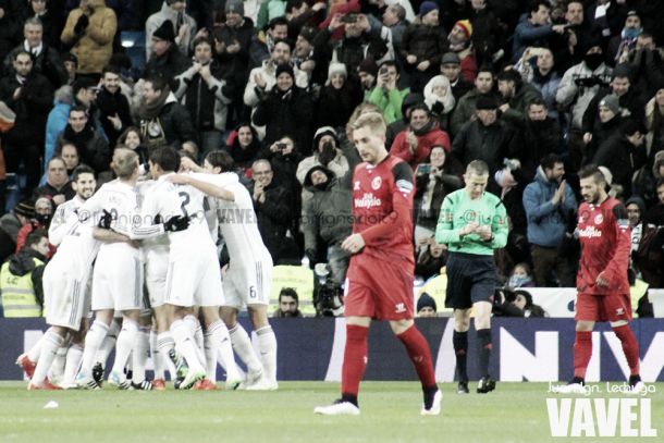 La última vez que el Madrid venció dos veces al Sevilla en Liga fue campeón