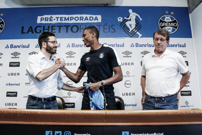 Substituto de Edilson, lateral Madson é apresentado oficialmente no Grêmio