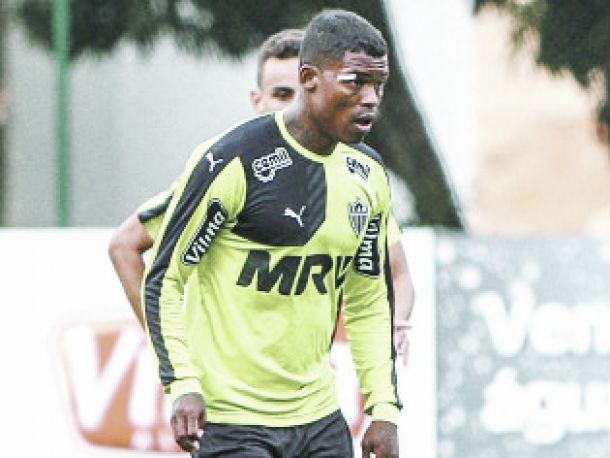 Levir barra Maicosuel para jogo diante do Corinthians por conta de negociação com futebol árabe