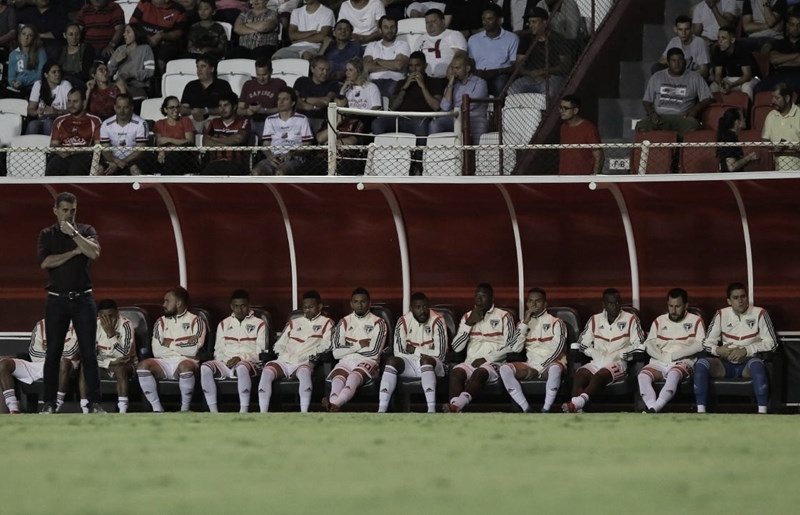 Vagner Mancini elogia garotos do São Paulo e frisa: "Coletivo está fazendo a diferença" Vagner Mancini elogia garotos do São Paulo e frisa: "Coletivo está fazendo a diferença"