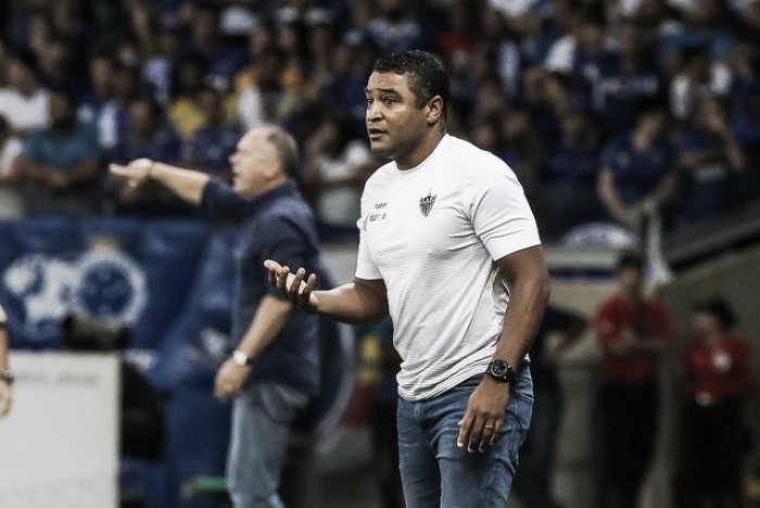 Duelo tático: Roger Machado leva a melhor sobre Mano Menezes nas finais do Mineiro