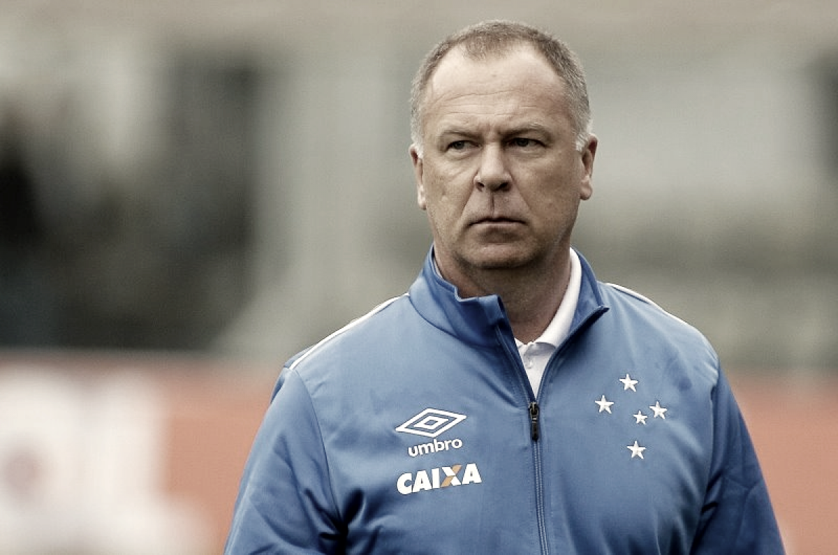 Mano Menezes lamenta derrota e reclama das chances desperdiçadas pelo Cruzeiro na partida Mano Menezes lamenta derrota e reclama das chances desperdiçadas pelo Cruzeiro na partida