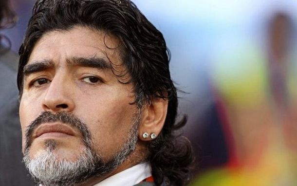 Maradona: "Blatter se lleva cuatro mil millones de dólares sin hacer nada"