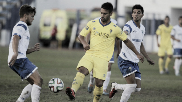 Marbella FC - Cádiz CF: blanquiazules y amarillos miden aspiraciones en Marbella