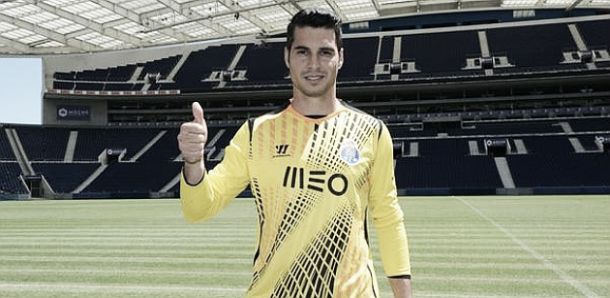 Andrés es oficialmente futbolista del Oporto y la llegada de Nekounam se retrasa