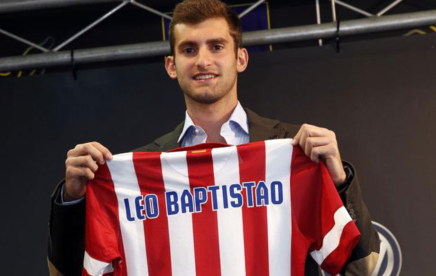 Leo Baptistão é apresentado no Atlético