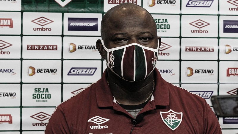 Marcão elogia primeiro tempo do Fluminense e lamenta que
modificações não tenham surtido efeito após o gol sofrido Marcão elogia primeiro tempo do Fluminense e lamenta que
modificações não tenham surtido efeito após o gol sofrido