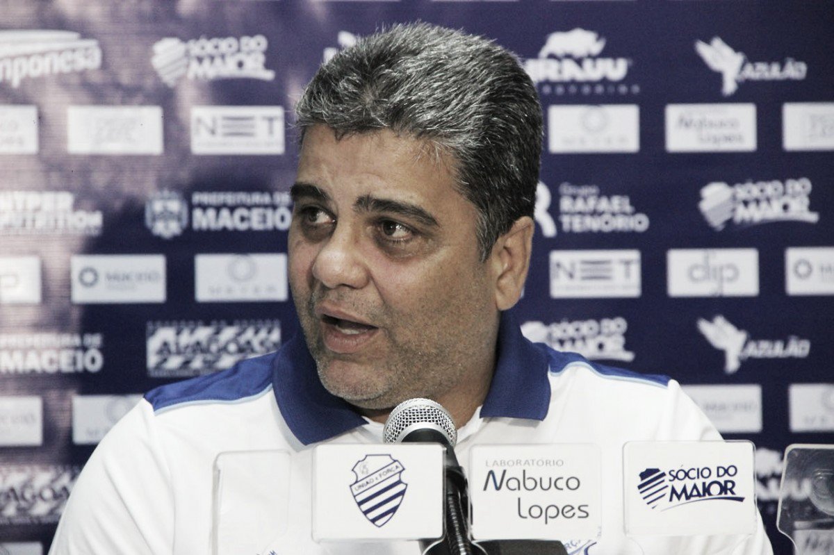 Após vitória do CSA, Cabo revela ponto fraco do Sampaio: "Dificuldade de jogar sob pressão" Após vitória do CSA, Cabo revela ponto fraco do Sampaio: "Dificuldade de jogar sob pressão"