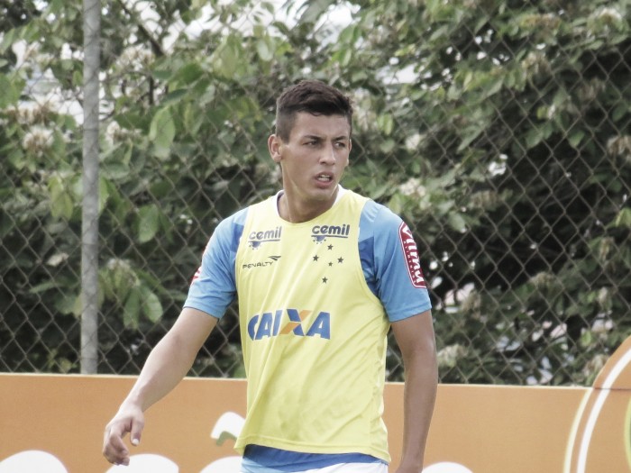 Cruzeiro devolve volante Marciel ao Corinthians antes do fim do contrato