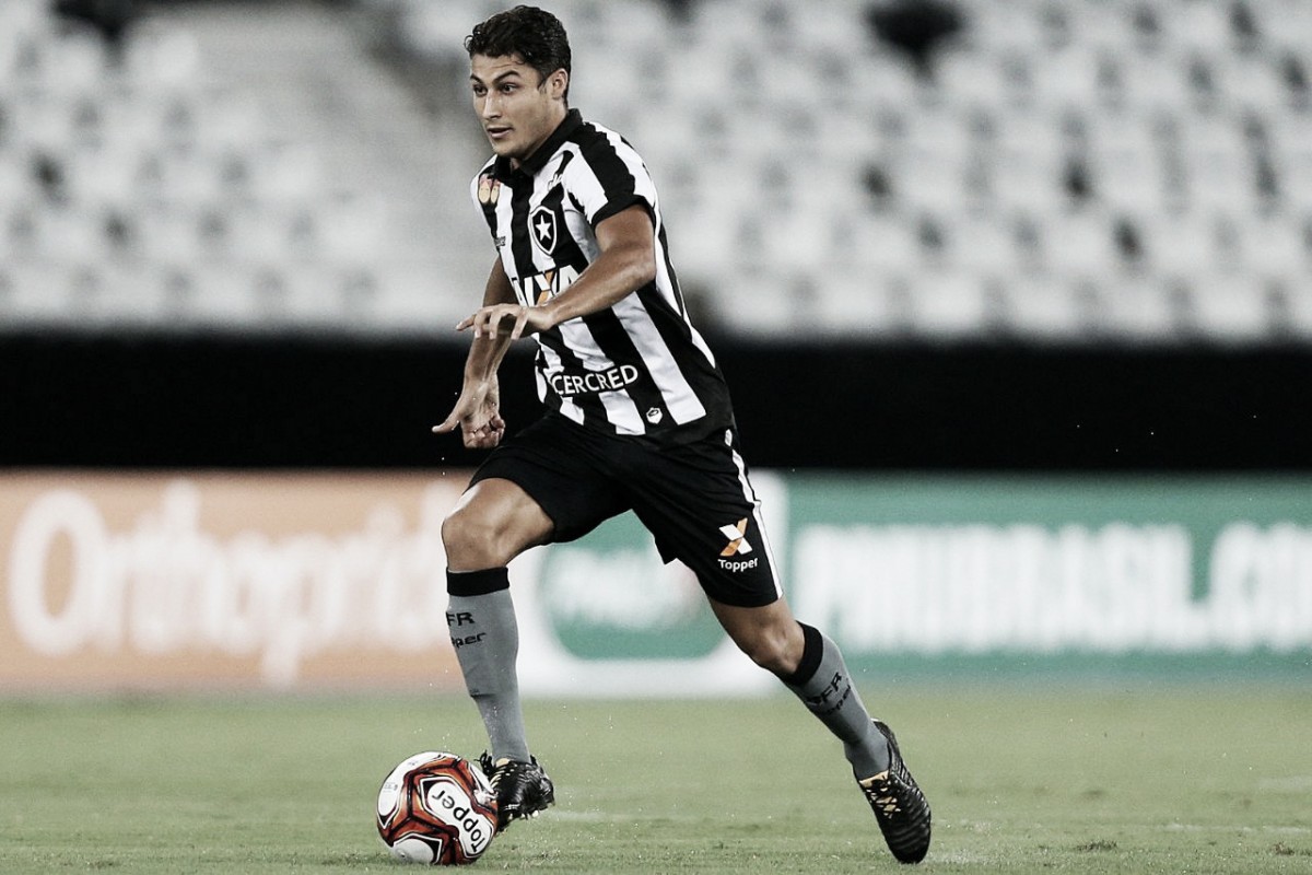 Marcinho elogia atuação do Botafogo em estreia no Brasileirão: "Fizemos bom jogo"