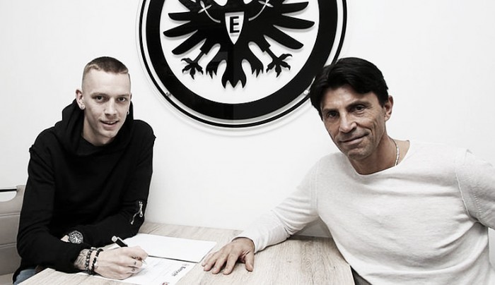 Pouco aproveitado no Hannover, atacante Marius Wolf é emprestado ao Eintracht Frankfurt