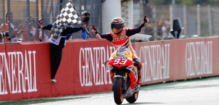 MotoGP - In Australia vince Marquez e allunga nel Mondiale: secondo Rossi