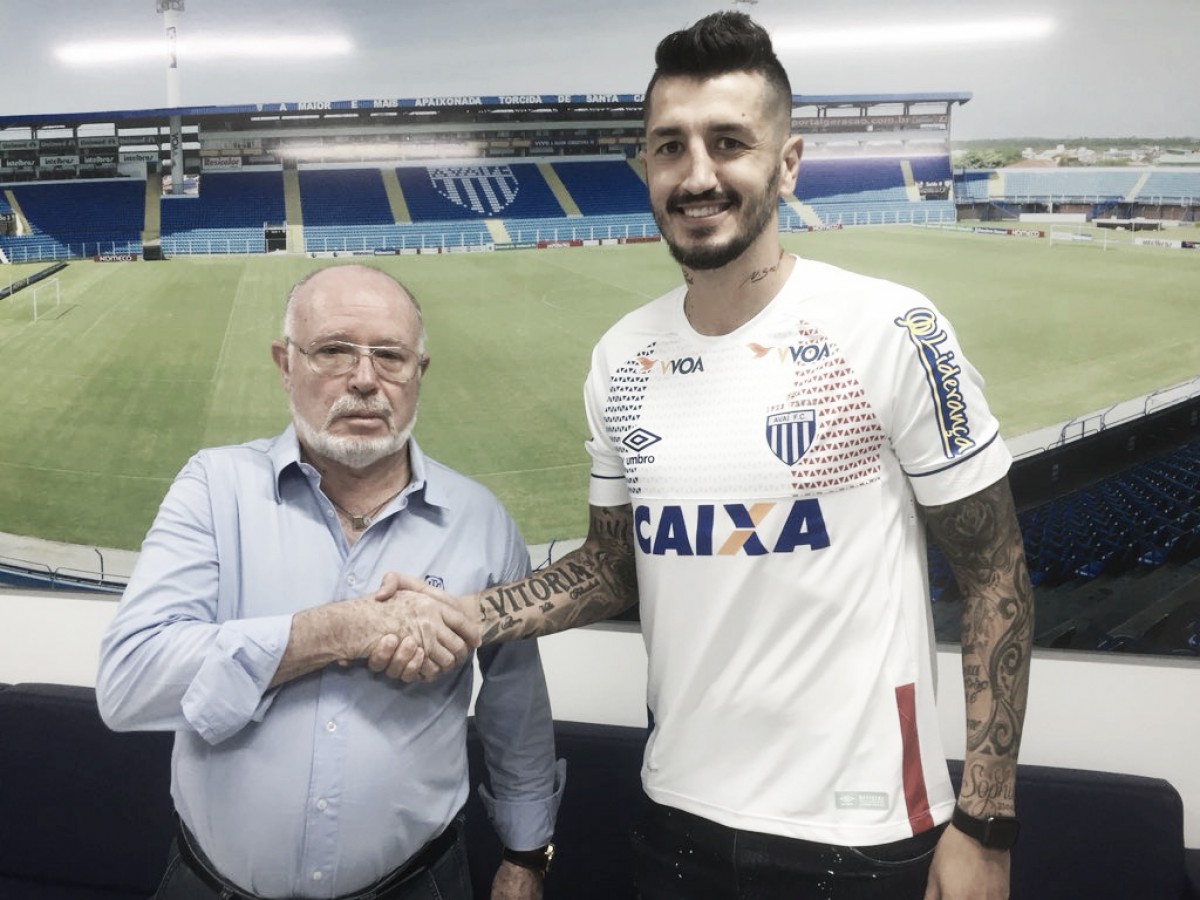 Ex-Figueirense, zagueiro Marquinhos é apresentado no Avaí: "Um novo ciclo" Ex-Figueirense, zagueiro Marquinhos é apresentado no Avaí: "Um novo ciclo"