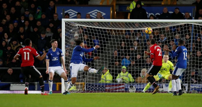 Premier League - Il Manchester United si rialza: Martial e Lingard mandano al tappeto l'Everton