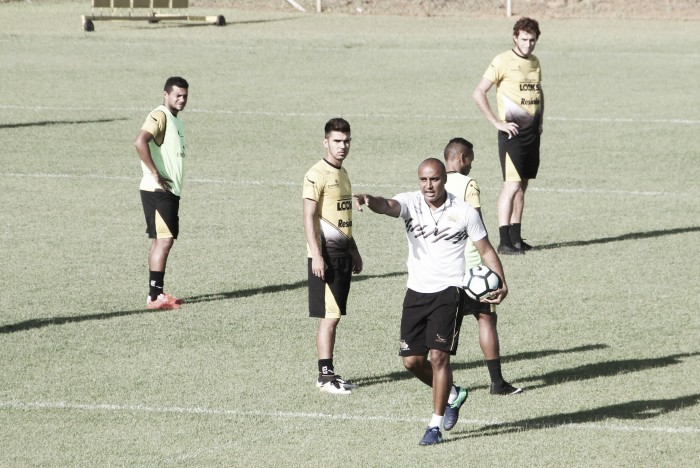 Com dúvida no gol, Criciúma encerra preparação para enfrentar o Fluminense