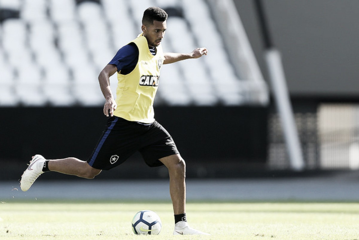 Focado nos treinos, Matheus Fernandes garante elenco com fome de vitória