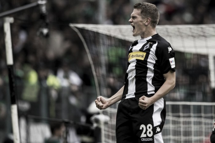 Matthias Ginter valoriza importância de triunfo
tardio diante do Hannover Matthias Ginter valoriza importância de triunfo
tardio diante do Hannover